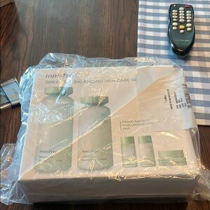 Innisfree Green Tea Balancing Skin Care Set brand new